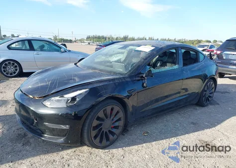 2022 Tesla Model 3 Performance Dual Motor All-Wheel Drive z USA, uszkodzony, nr VIN 5YJ3E1EC5NF166708